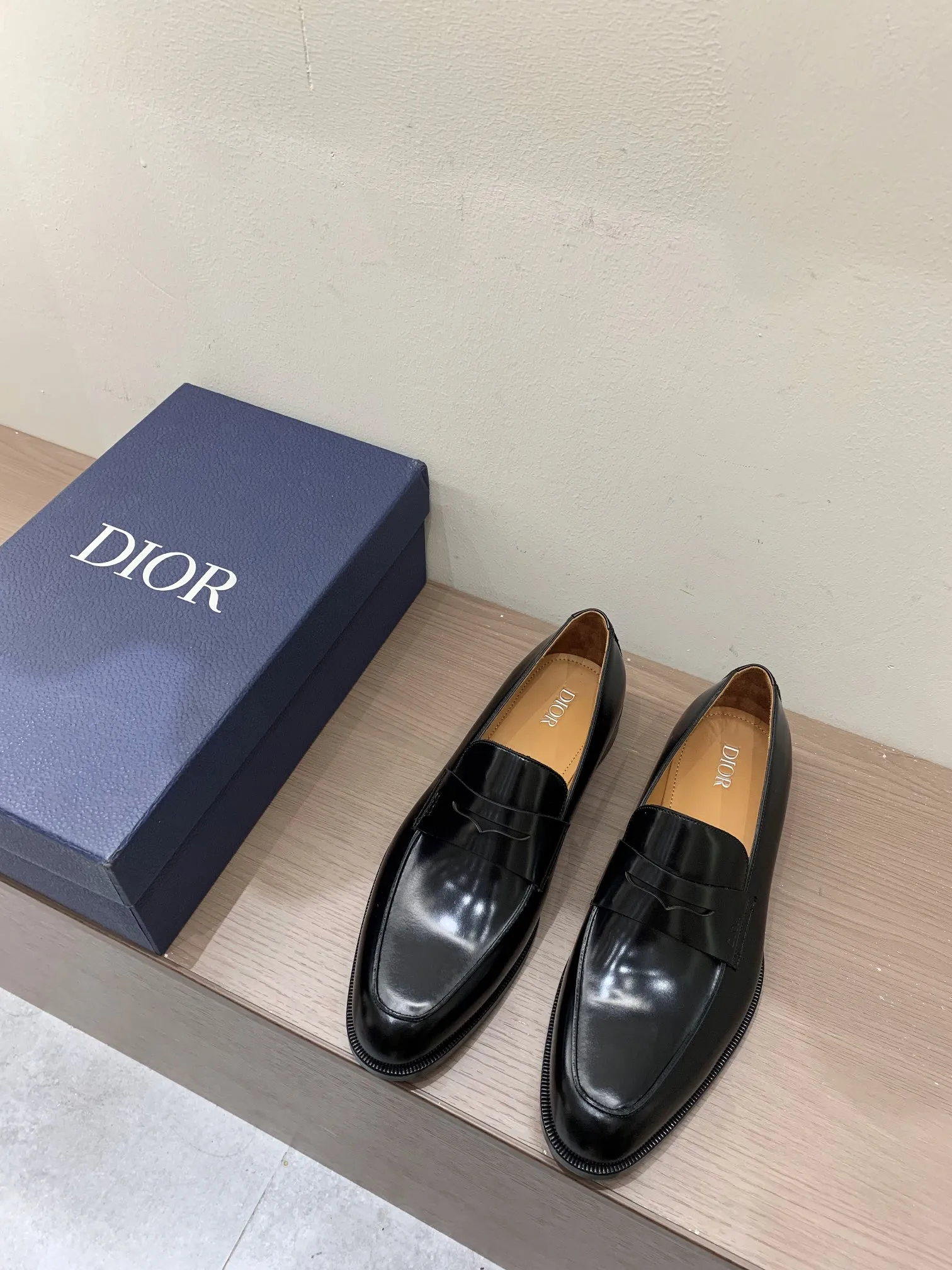 940💰 Dior high-end men's boutique casual leather shoes, imported cowhide upper, water-dyed cowhide lining, imported genuine leather outsole, perfect details, standard code 39-44 (38.45.46 customized, non-returnable and non-exchangeable),